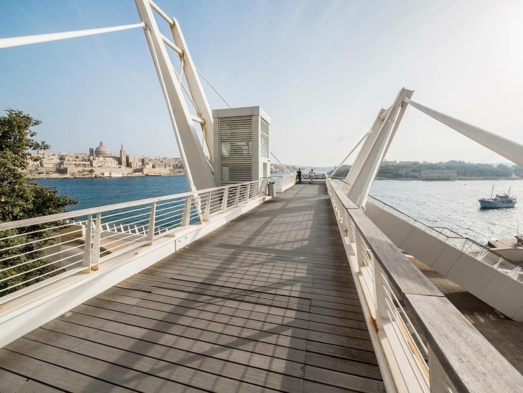 סליאמה Marvellous Apartment With Valletta And Harbour Views מראה חיצוני תמונה
