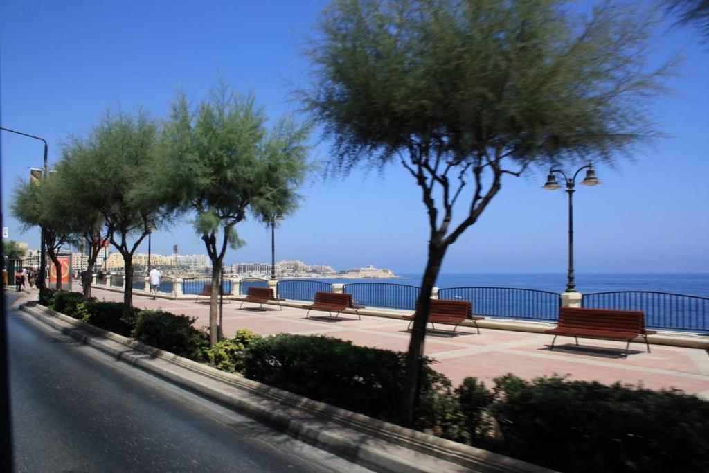 סליאמה Marvellous Apartment With Valletta And Harbour Views מראה חיצוני תמונה
